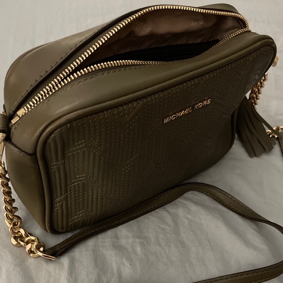 Michael Kors medium handbag - Picture 1 of 5